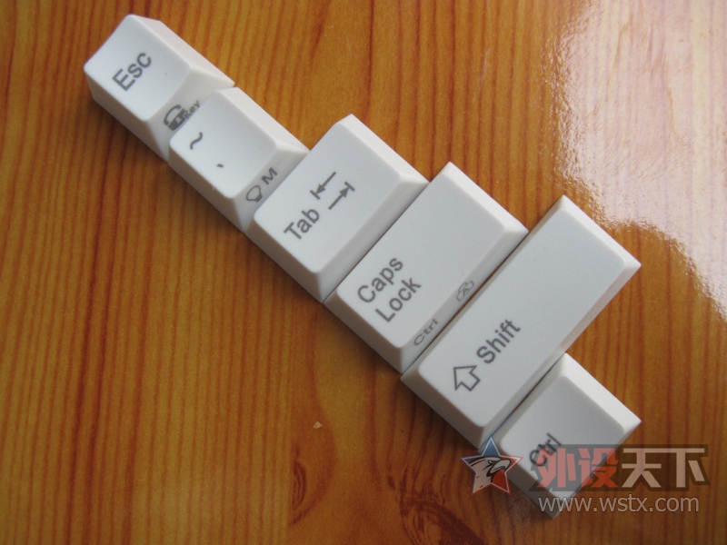 �����Ľ��� ����Plum87rgb��е������Anne pro����rgb��е���̺�������