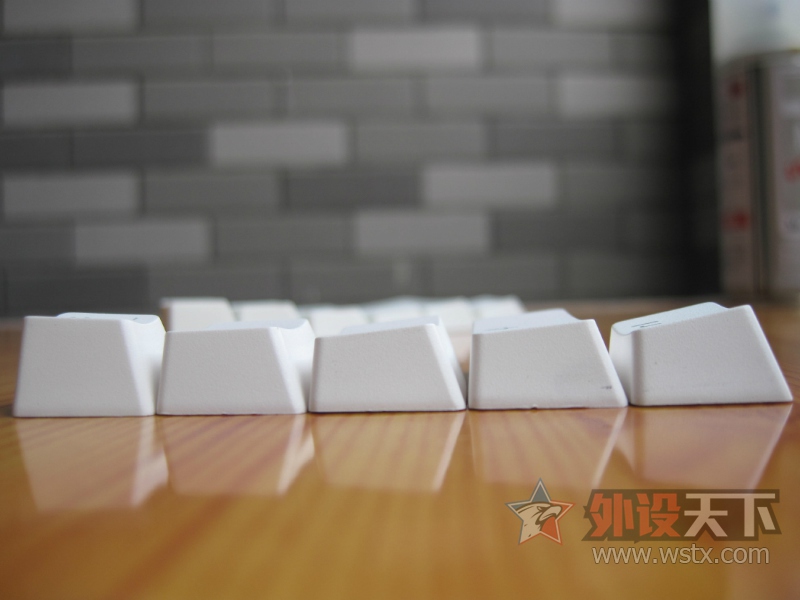 �����Ľ��� ����Plum87rgb��е������Anne pro����rgb��е���̺�������