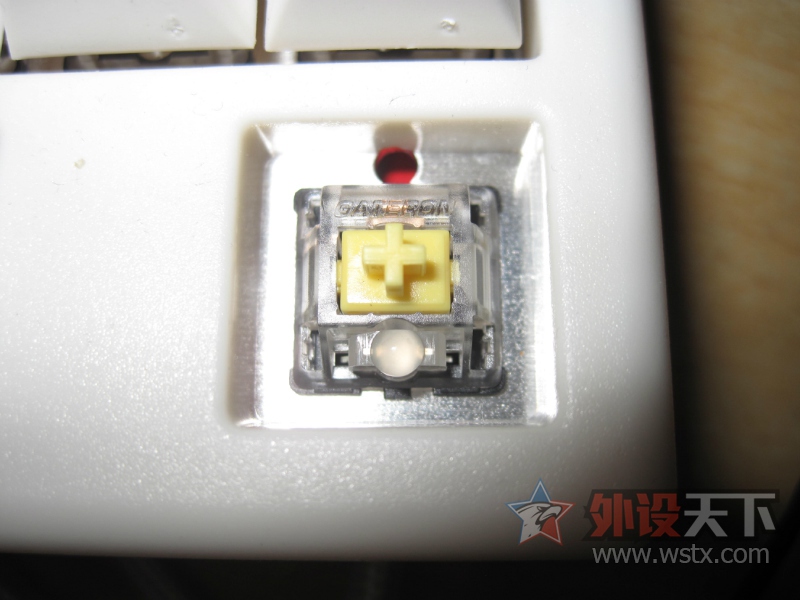 �����Ľ��� ����Plum87rgb��е������Anne pro����rgb��е���̺�������