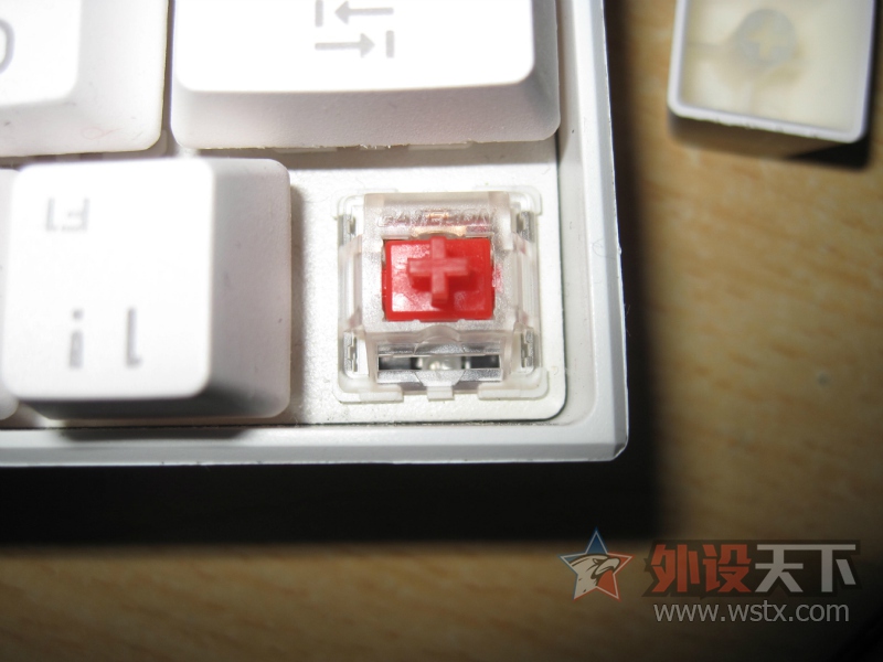 �����Ľ��� ����Plum87rgb��е������Anne pro����rgb��е���̺�������