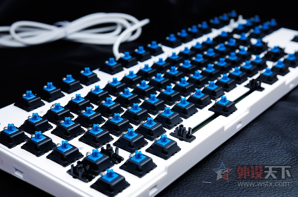 ����ұ��桿�е����е�� ��˹G.S-87LED���̲������