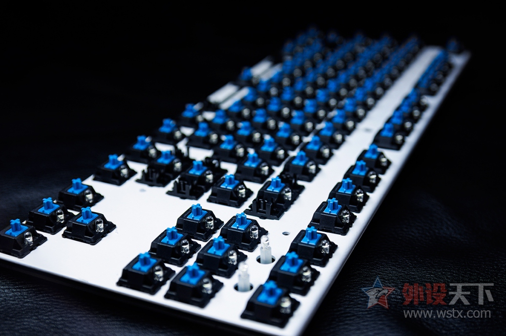 ����ұ��桿�е����е�� ��˹G.S-87LED���̲������