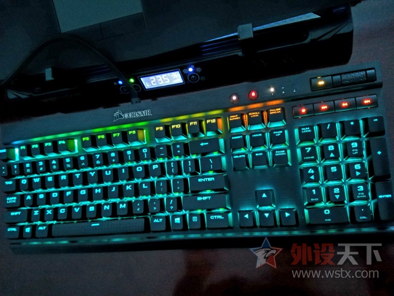 ׷ | ǺK70 RGB RAPIDFIRE (Silver Switch) 