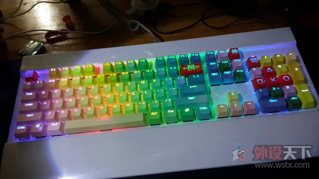 ����Ū��abs��ñȾ�ǹ���ɫС����ͼ�ͣ������Ѹ�λ��Ⱦabs��ñ��ͬѧ�����ء�