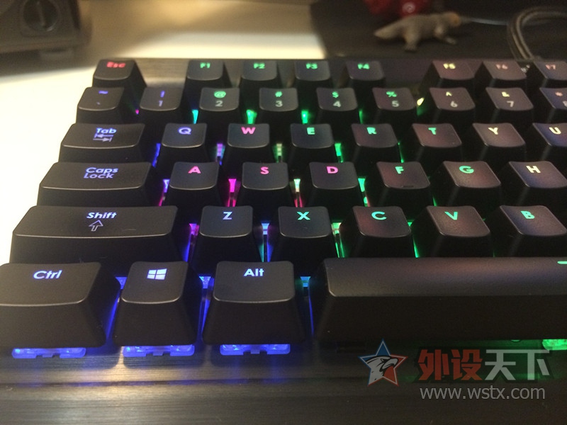 ݡCorsair K70 RGB  ѳ
