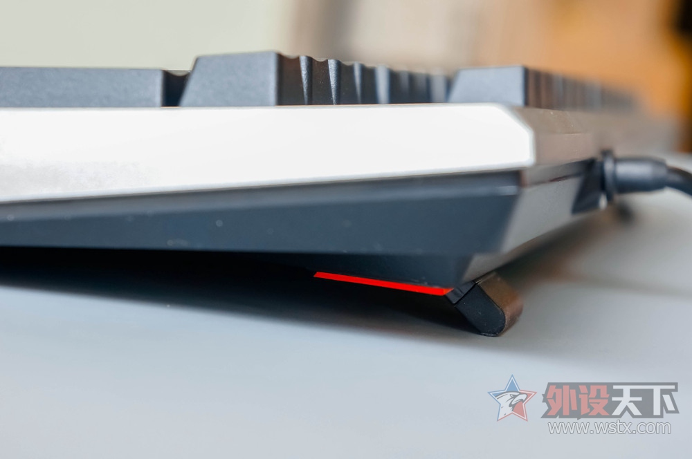 ��Ϸ���������HELLBOYӣ�Һ����е������Ϯ