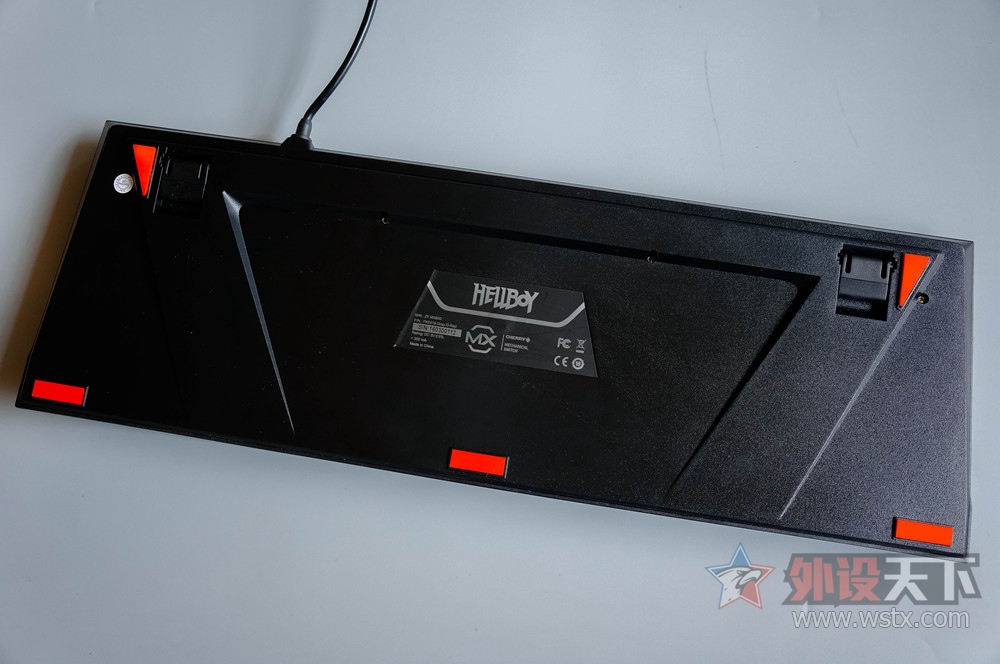 ��Ϸ���������HELLBOYӣ�Һ����е������Ϯ