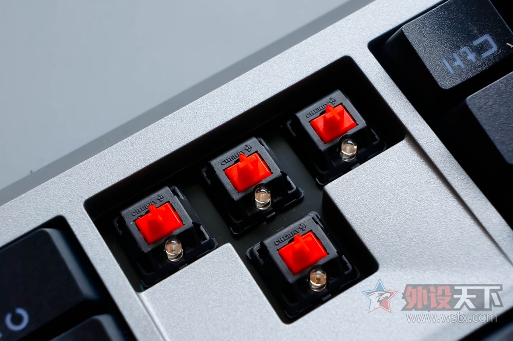 ��Ϸ���������HELLBOYӣ�Һ����е������Ϯ