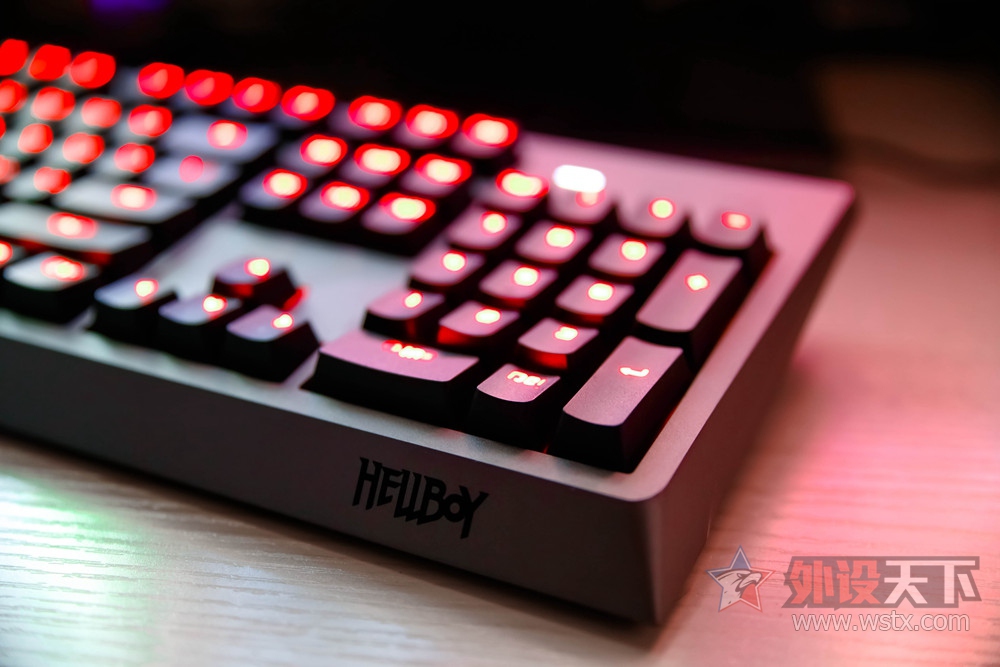 ��Ϸ���������HELLBOYӣ�Һ����е������Ϯ