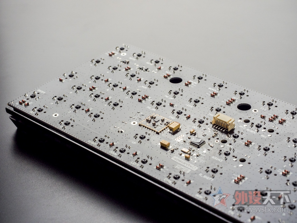 �����ӡ�����ɨ��ɮ Deck 108 Hassium PRO����