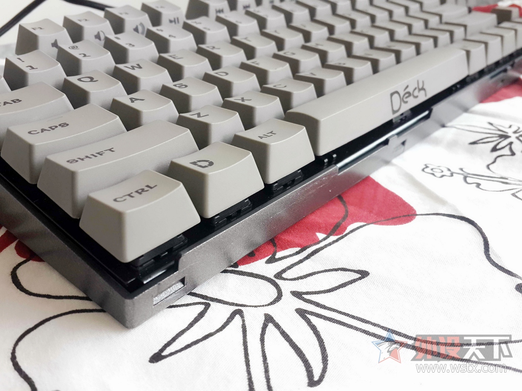 DECK�ռ��ٽ�����&���߷����װ