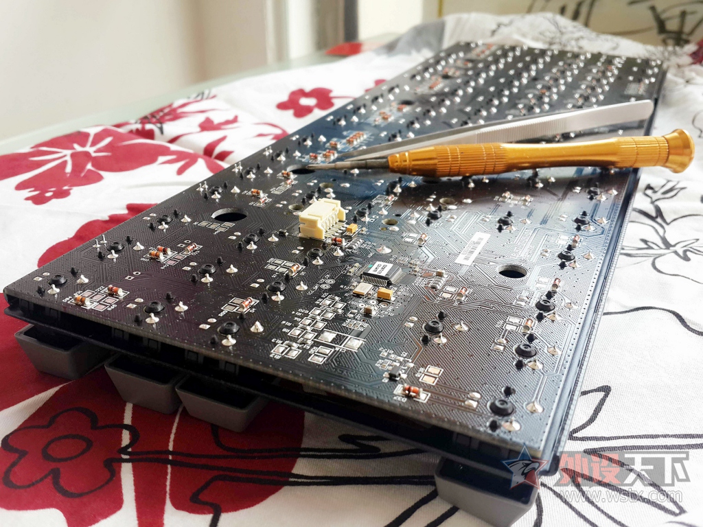 DECK�ռ��ٽ�����&���߷����װ