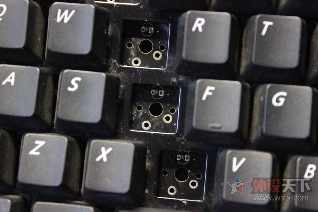 ���ӱ���ʬ�弶 IKBC F104 ��ɫ ���ᡣ150�����ʡ�