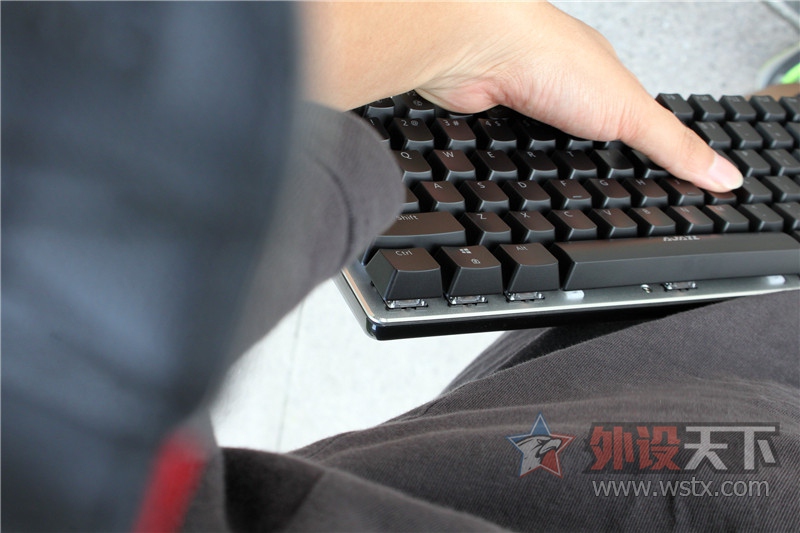 �ҵĶ����Ϸ֮�ã��ɼ��ͺھ�AK33��е������飡