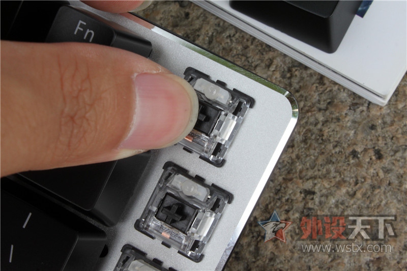 �ҵĶ����Ϸ֮�ã��ɼ��ͺھ�AK33��е������飡