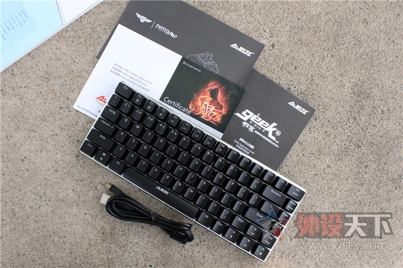 �ҵĶ����Ϸ֮�ã��ɼ��ͺھ�AK33��е������飡