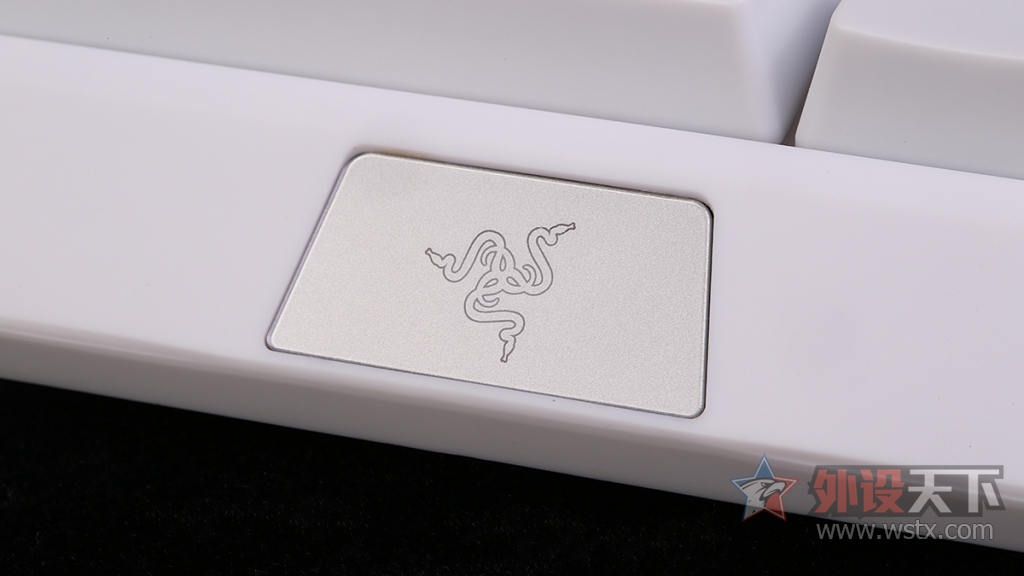 ���ߺڹѸ�LGDս�Ӱ�ɫ�汾��е����ͼ��