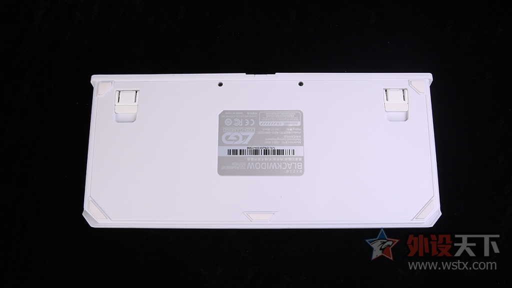 ���ߺڹѸ�LGDս�Ӱ�ɫ�汾��е����ͼ��