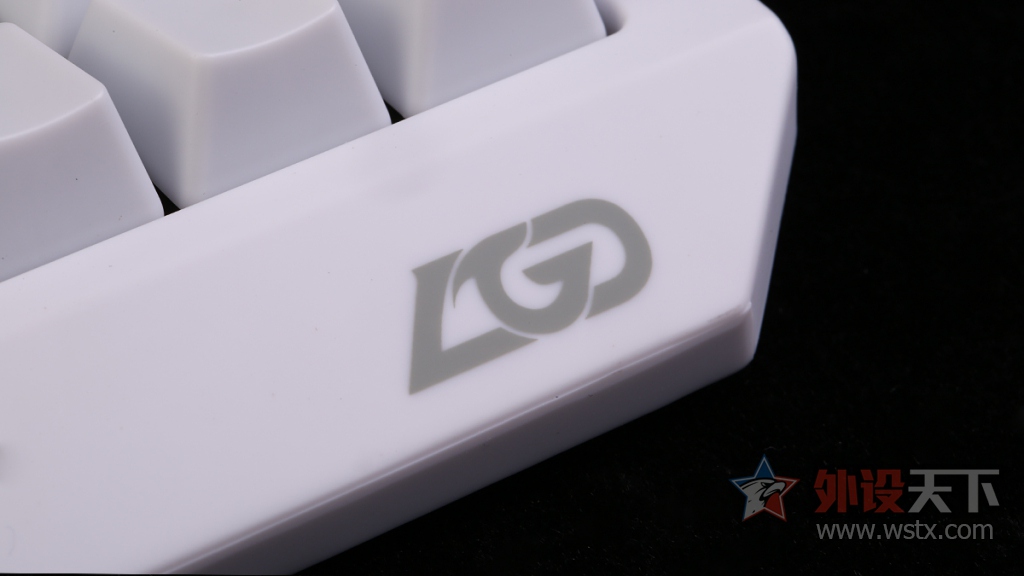 ���ߺڹѸ�LGDս�Ӱ�ɫ�汾��е����ͼ��