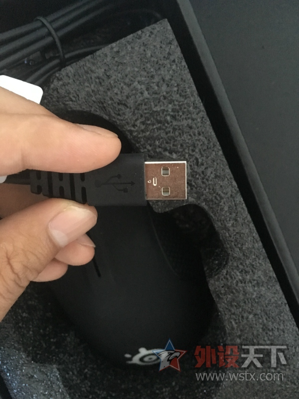 �����ա������rival300��ɫ��9.9��