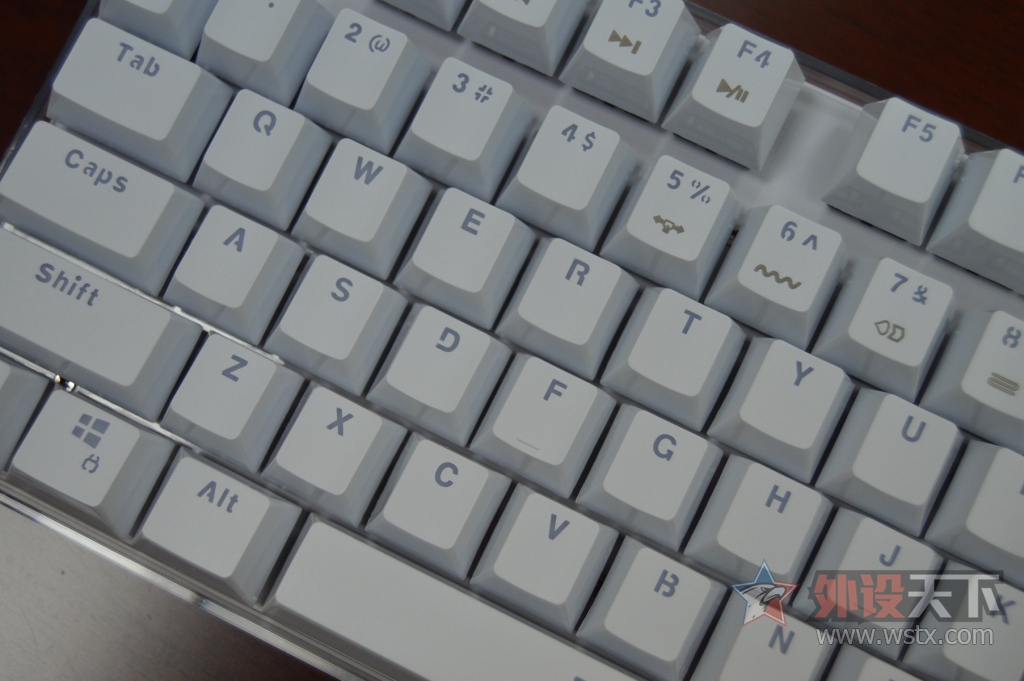 RGB�糱�еİ�ɫС���¡���ħ������108����е����������鱨��