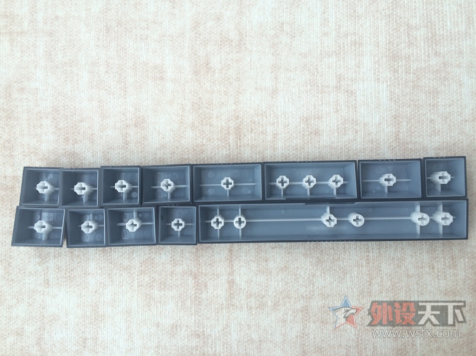 �͵�������Ϯ��RK Side108��ɫ����Cherry���е���̼���