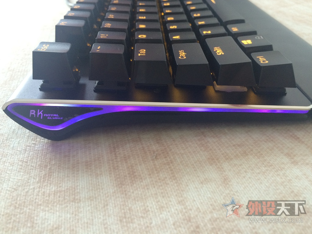 �͵�������Ϯ��RK Side108��ɫ����Cherry���е���̼���