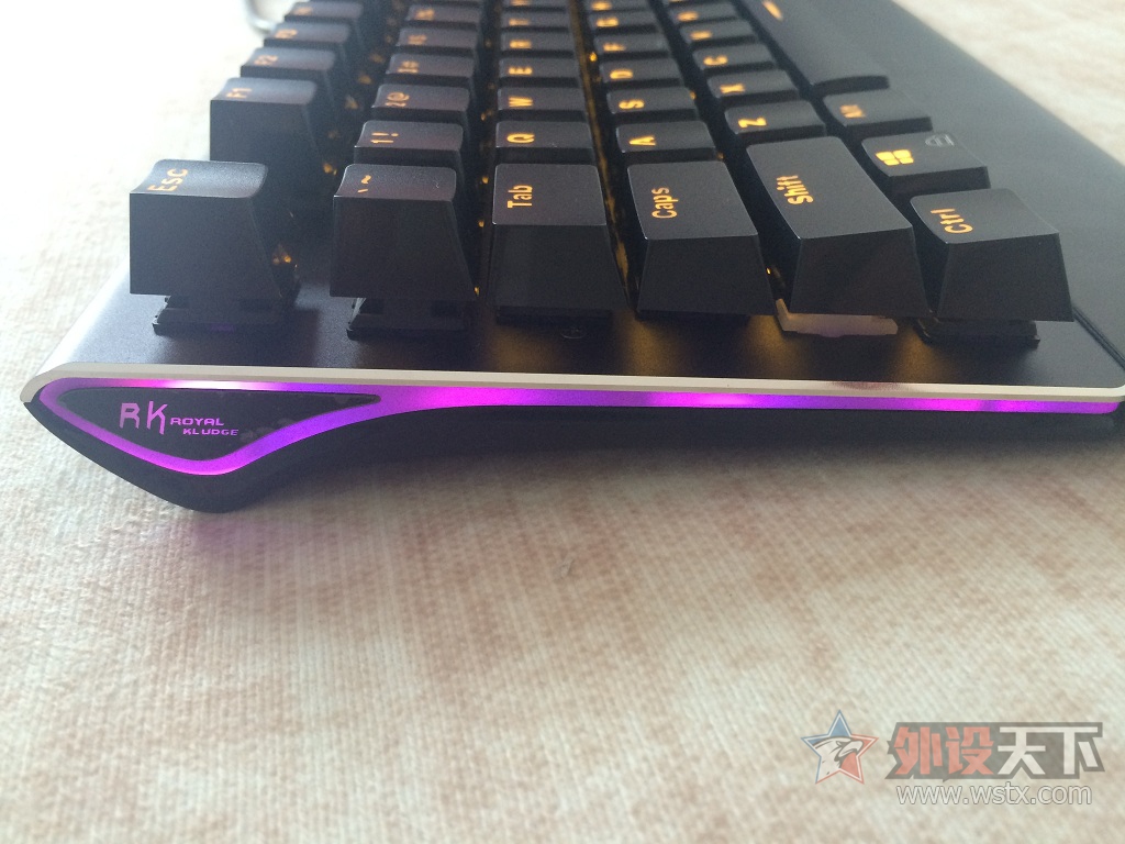 �͵�������Ϯ��RK Side108��ɫ����Cherry���е���̼���