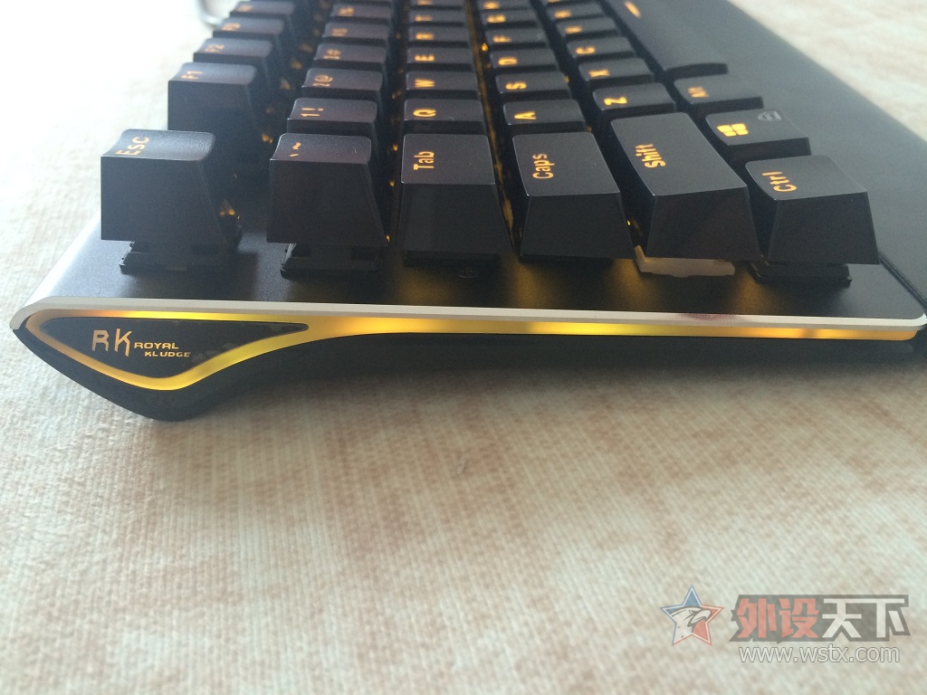 �͵�������Ϯ��RK Side108��ɫ����Cherry���е���̼���