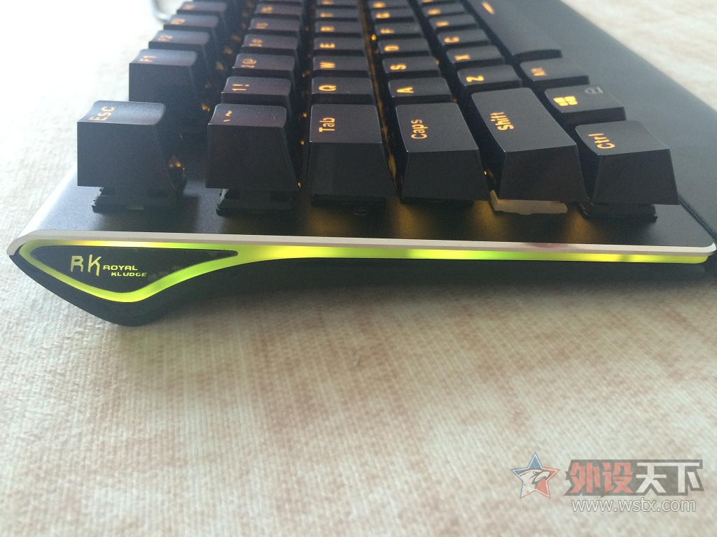 �͵�������Ϯ��RK Side108��ɫ����Cherry���е���̼���