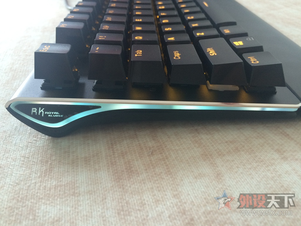 �͵�������Ϯ��RK Side108��ɫ����Cherry���е���̼���