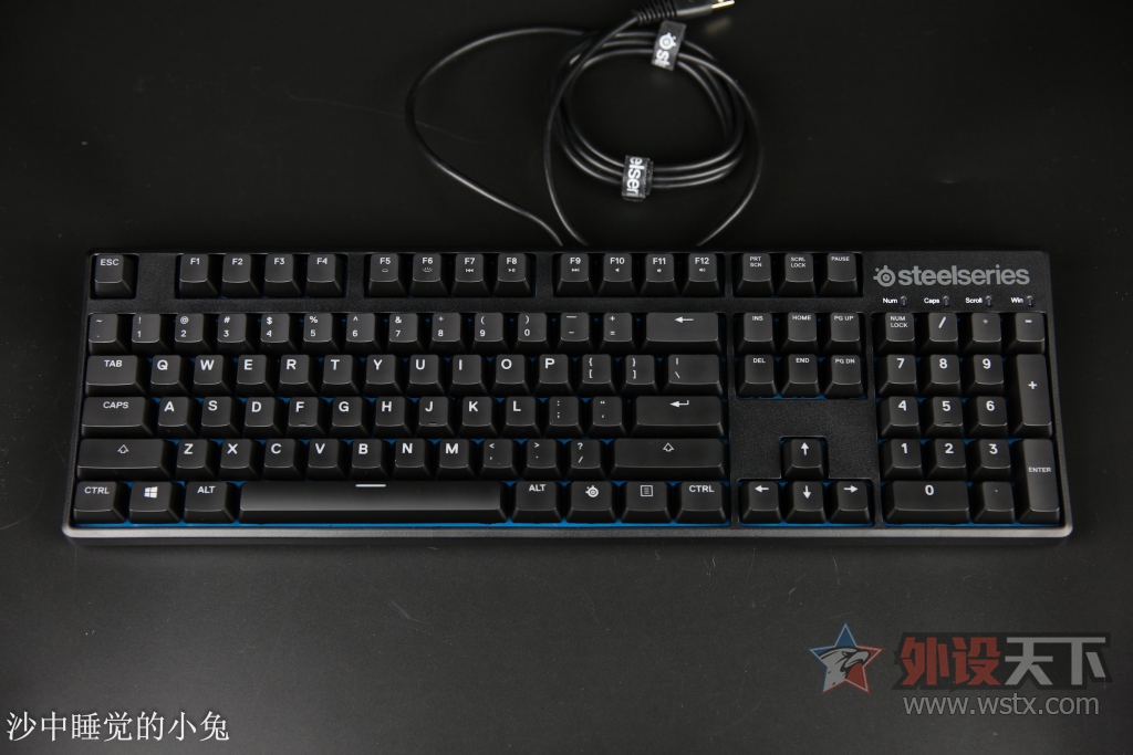 �������ʣ�ǿ�Ƶǳ���SteelSeries���APEX M500 ���ᱳ���е��������