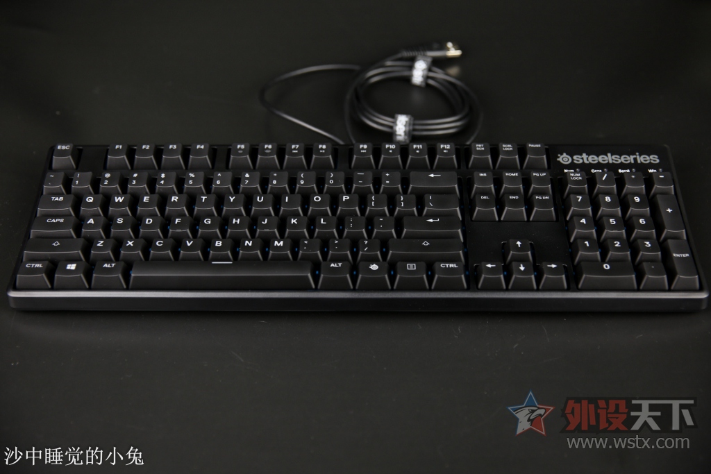 �������ʣ�ǿ�Ƶǳ���SteelSeries���APEX M500 ���ᱳ���е��������