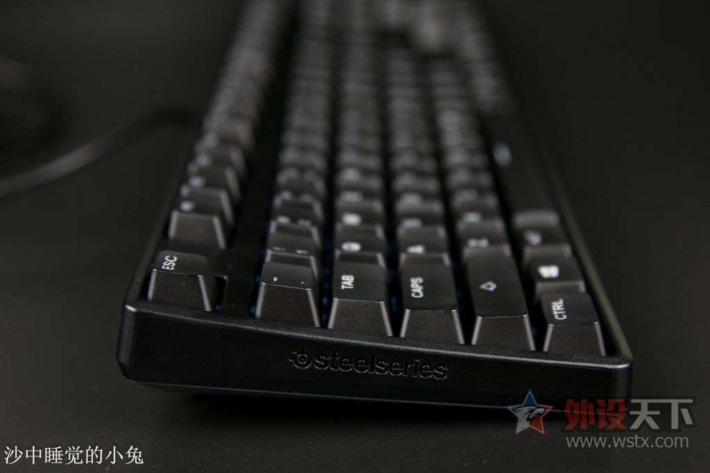 �������ʣ�ǿ�Ƶǳ���SteelSeries���APEX M500 ���ᱳ���е��������
