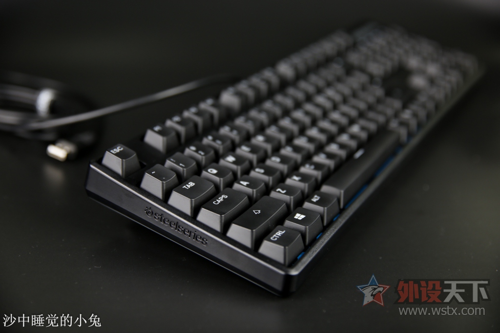 �������ʣ�ǿ�Ƶǳ���SteelSeries���APEX M500 ���ᱳ���е��������