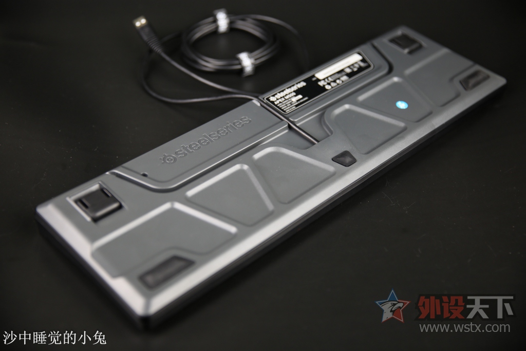 �������ʣ�ǿ�Ƶǳ���SteelSeries���APEX M500 ���ᱳ���е��������