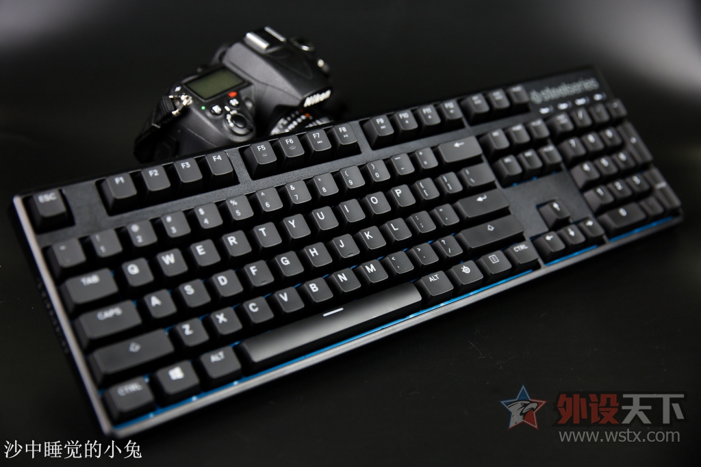 �������ʣ�ǿ�Ƶǳ���SteelSeries���APEX M500 ���ᱳ���е��������