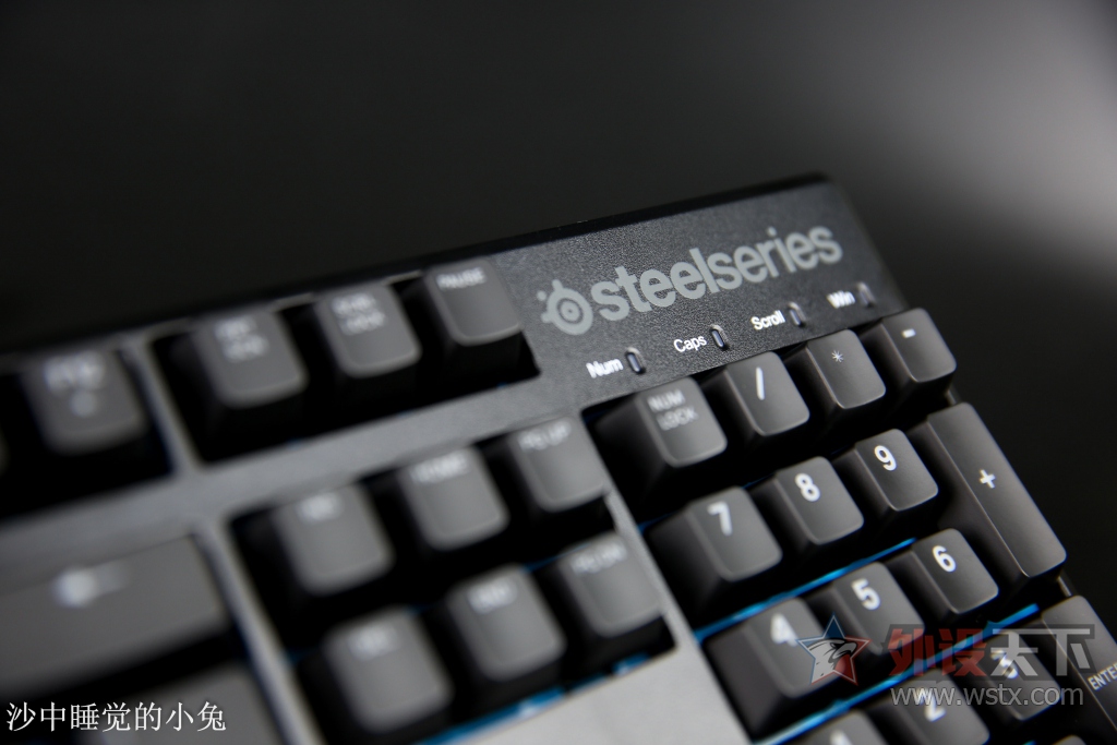 �������ʣ�ǿ�Ƶǳ���SteelSeries���APEX M500 ���ᱳ���е��������