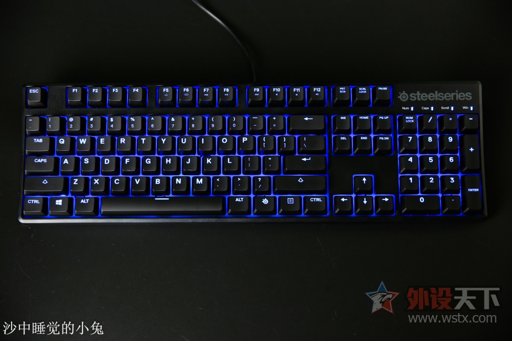 �������ʣ�ǿ�Ƶǳ���SteelSeries���APEX M500 ���ᱳ���е��������