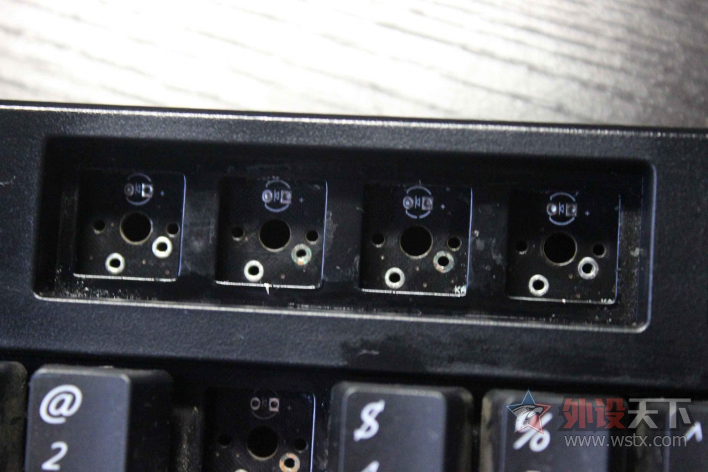 ���ѳ���ʬ�弶 IKBC F104 ��ɫ ���ᡣ100�����ʡ�