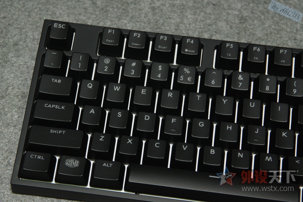 CHERRY�������ӣ�RGB���ܷ���--�������� Master Keys Pro L RGB ��е��������
