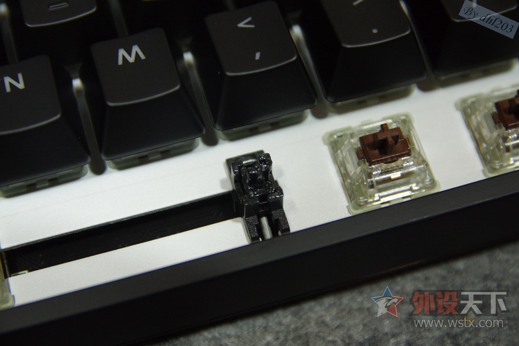 CHERRY�������ӣ�RGB���ܷ���--�������� Master Keys Pro L RGB ��е��������