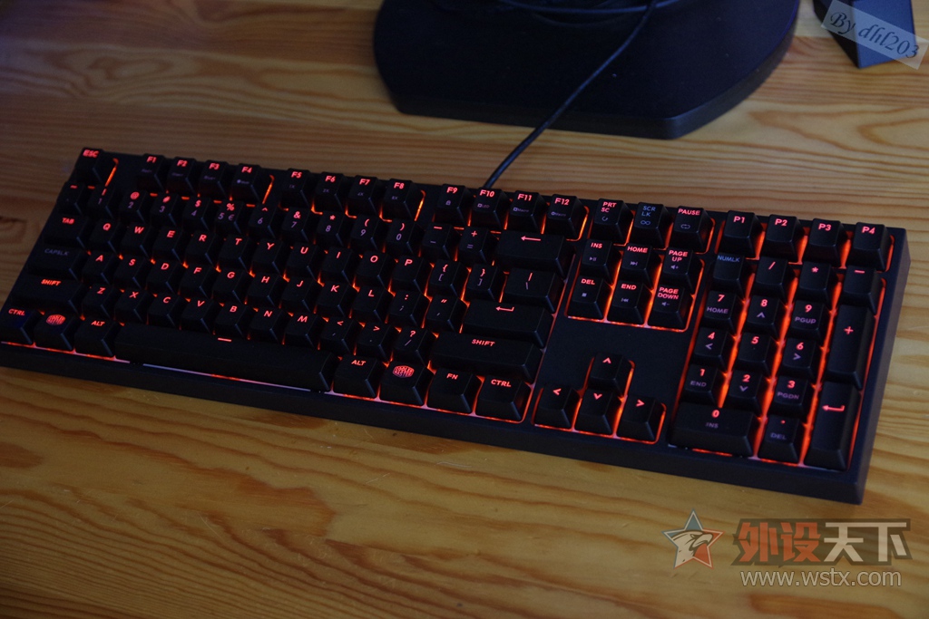 CHERRY�������ӣ�RGB���ܷ���--�������� Master Keys Pro L RGB ��е��������
