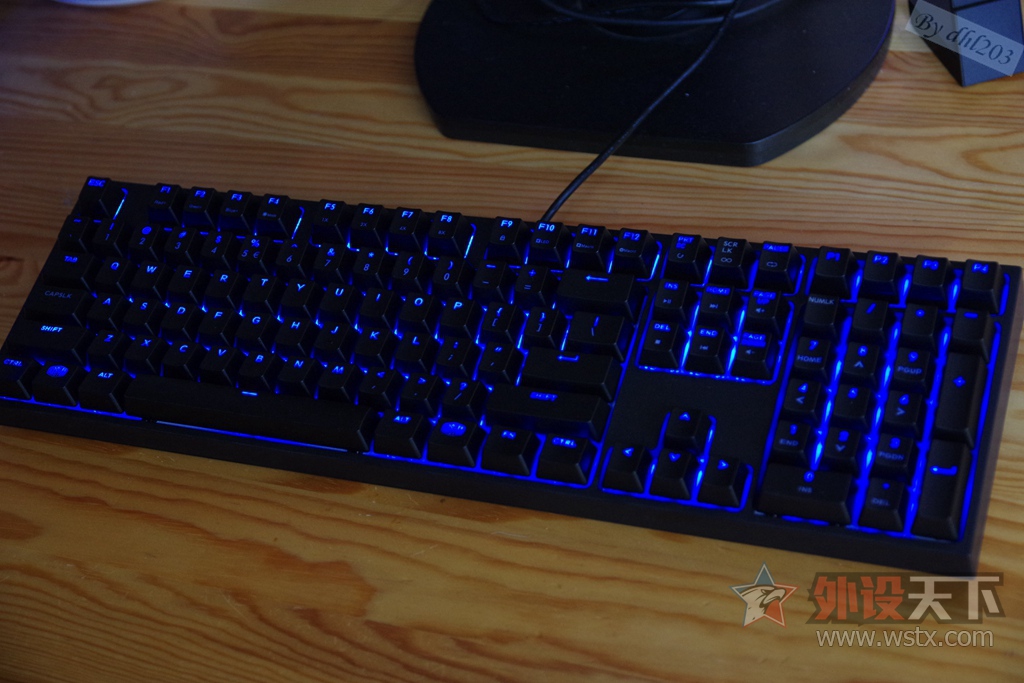 CHERRY�������ӣ�RGB���ܷ���--�������� Master Keys Pro L RGB ��е��������