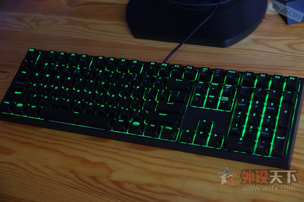 CHERRY�������ӣ�RGB���ܷ���--�������� Master Keys Pro L RGB ��е��������