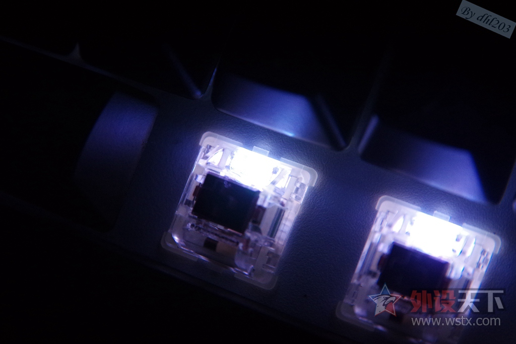 CHERRY�������ӣ�RGB���ܷ���--�������� Master Keys Pro L RGB ��е��������