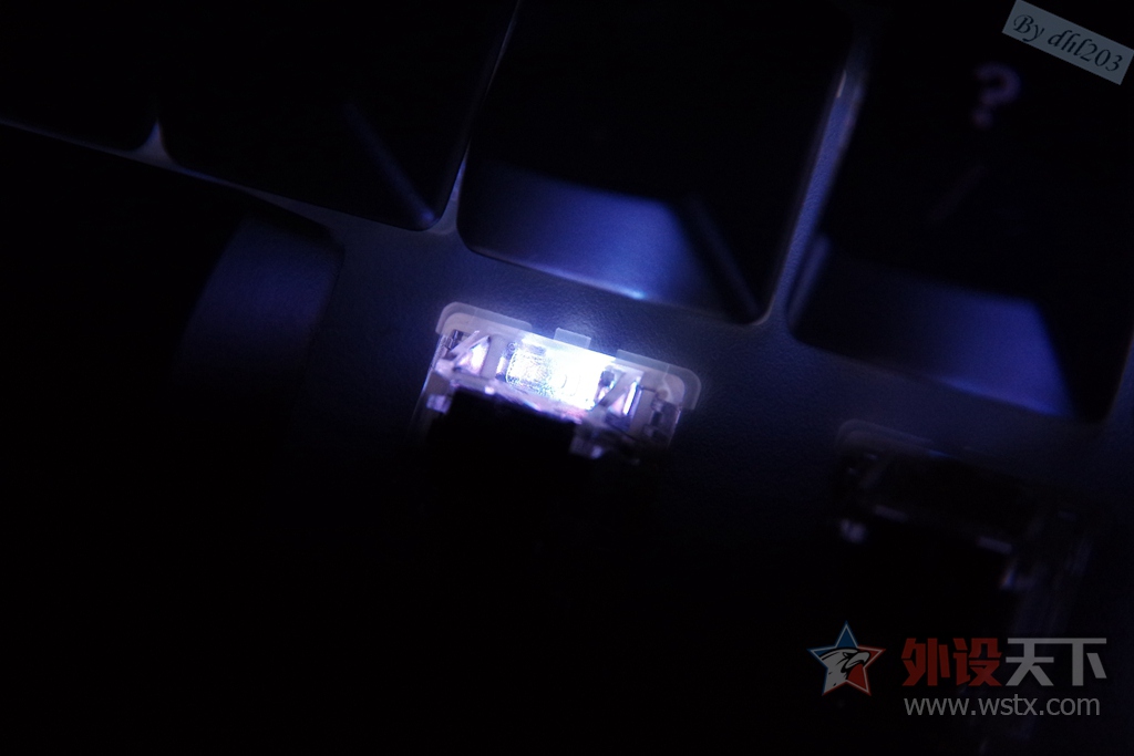 CHERRY�������ӣ�RGB���ܷ���--�������� Master Keys Pro L RGB ��е��������