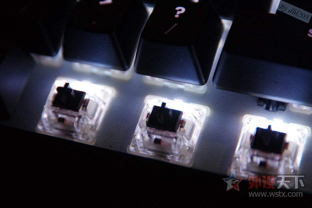 CHERRY�������ӣ�RGB���ܷ���--�������� Master Keys Pro L RGB ��е��������