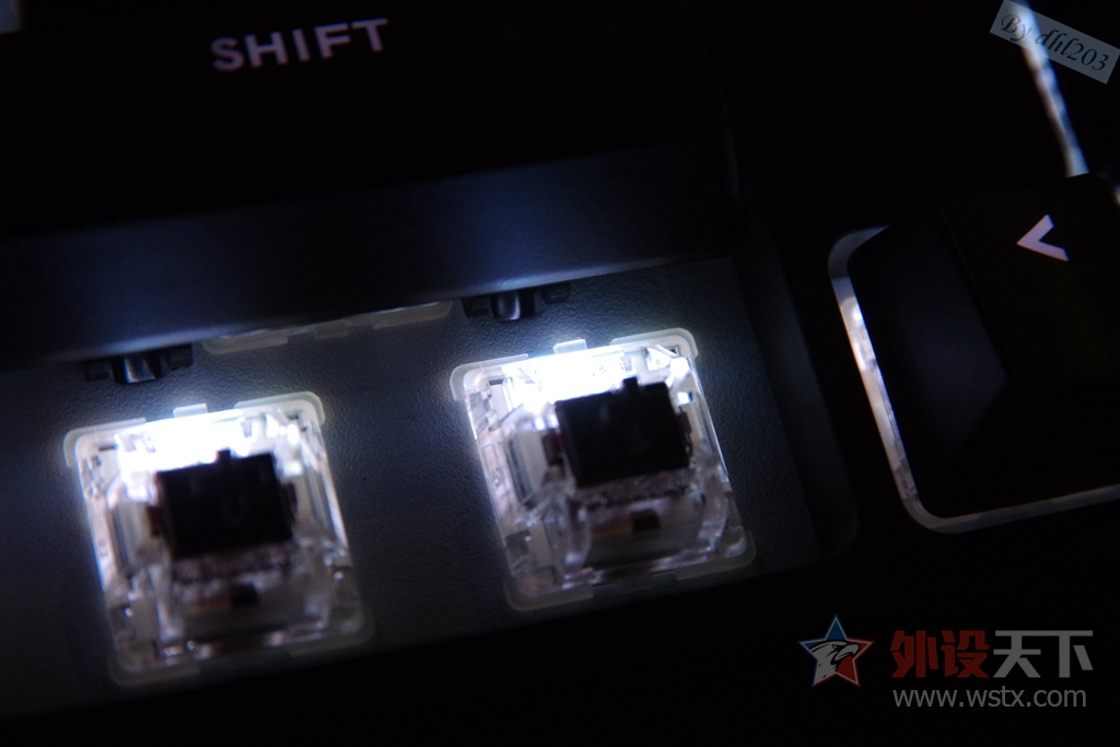 CHERRY�������ӣ�RGB���ܷ���--�������� Master Keys Pro L RGB ��е��������