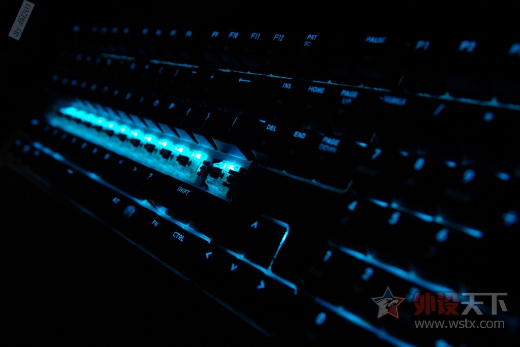 CHERRY�������ӣ�RGB���ܷ���--�������� Master Keys Pro L RGB ��е��������